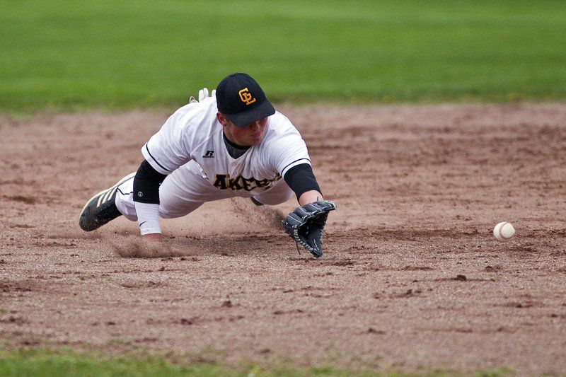 Stags snag Northwest baseball title
